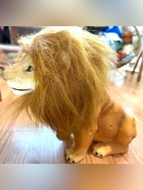 WowWee Animaltronics Lion vtg 1999, animatronic mouth that opens and roars.